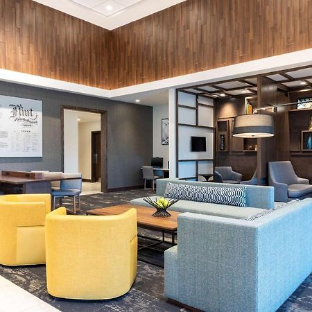 Hyatt Place Flint/Grand Blanc Екстер'єр фото