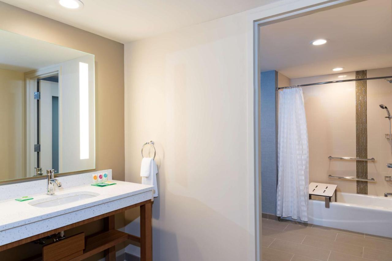 Hyatt Place Flint/Grand Blanc Екстер'єр фото